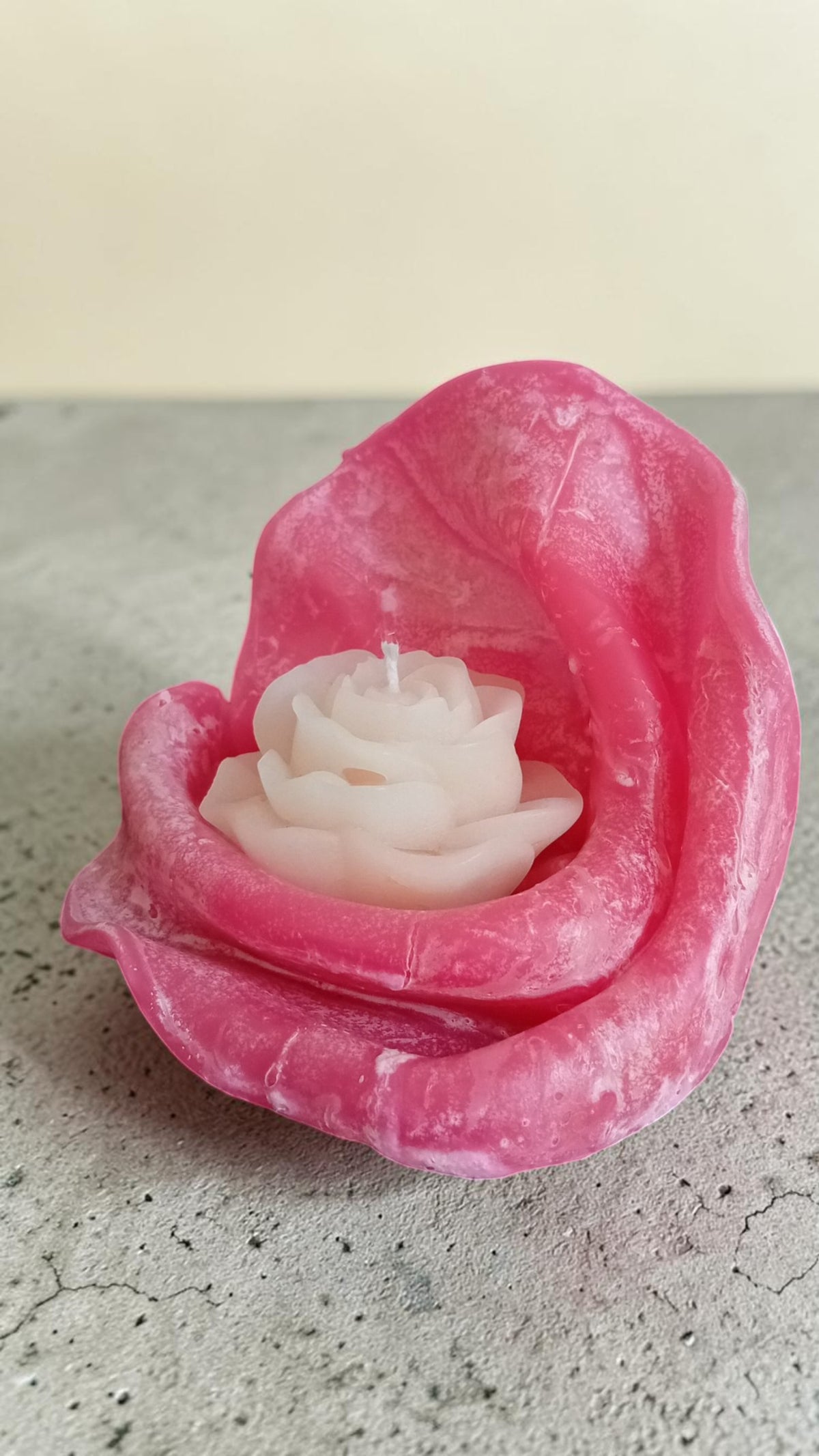 Handgemaakte Wave Rose kaars in rood