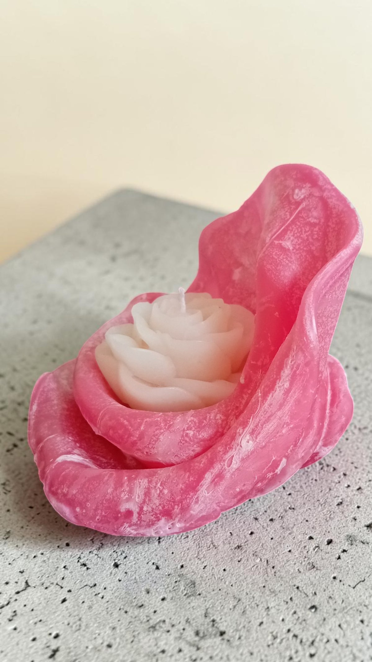 Handgemaakte Wave Rose kaars in rood