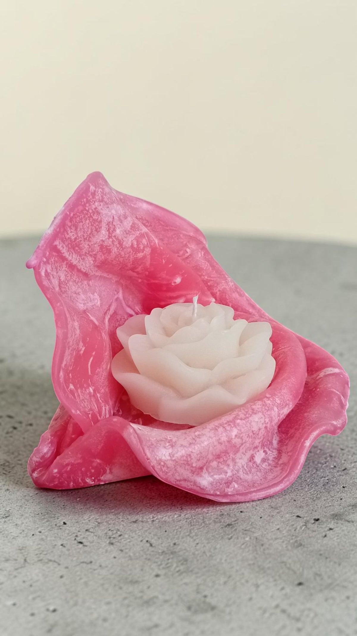 Handgemaakte Wave Rose kaars in rood