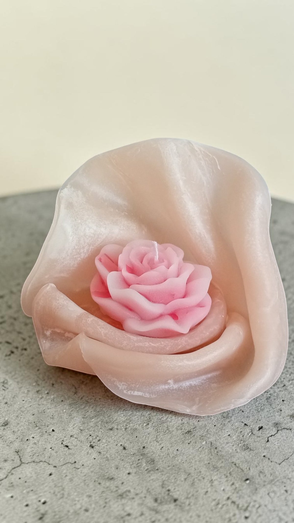 Sculpture Art Collection : Wave Rose Candle, Champagne